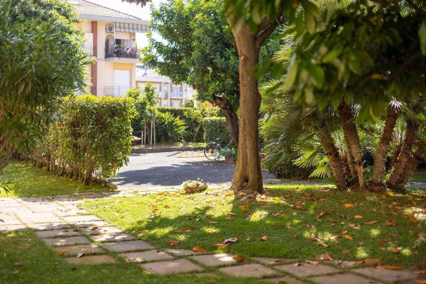 Stiloso Bilocale Terraceparking Diano Marina Kültér fotó